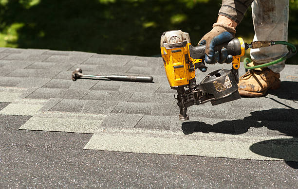Roof Gutter Cleaning in Lookout Mountain, AL